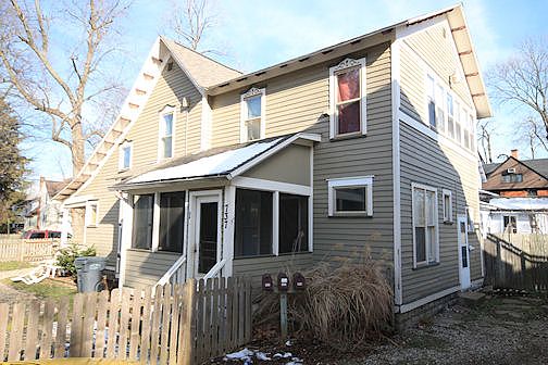 4th image of 737 Village St #1