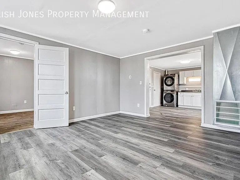 1305 Bailey Ave #UPPER FRONT — Photo 9