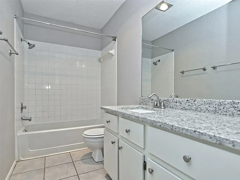 813 Primrose Ln — Photo 21
