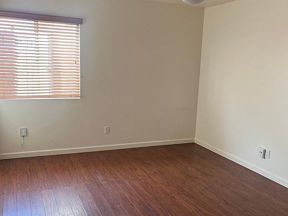 5th image of 1636 Oliver Ave APT 4