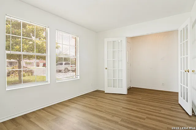 233 Sophia Cir — Photo 2