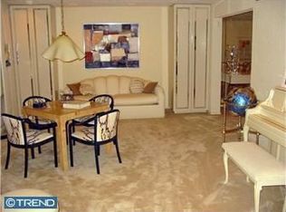 5 Dale Ct, Cherry Hill, NJ 08003