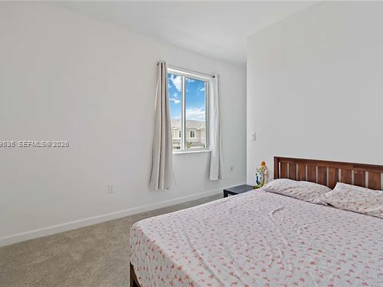 760 SE 13th Ct #Townhouse 760 — Photo 22