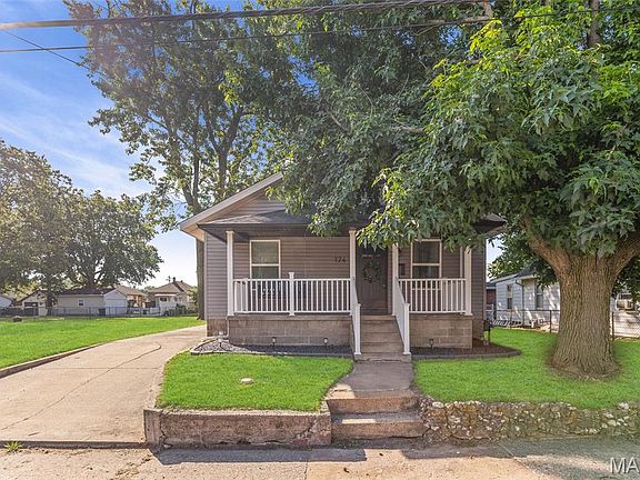 3rd image of 124 Illinois St