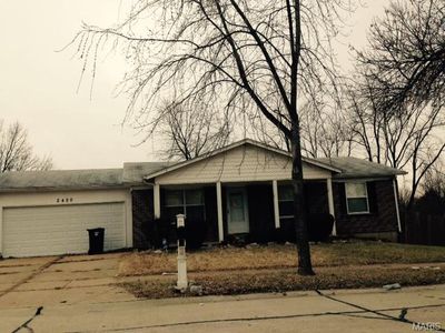 2420 Central Parkway Dr, Florissant, MO, 63031