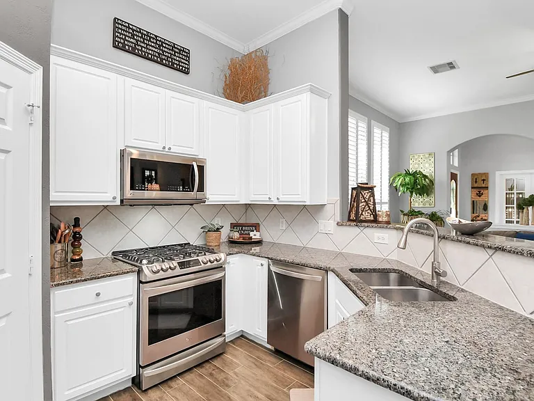 8624 Sunset Loch Dr — Photo 12
