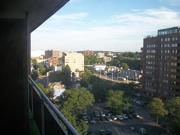 3rd image of 1025 Hancock St Unit 13D