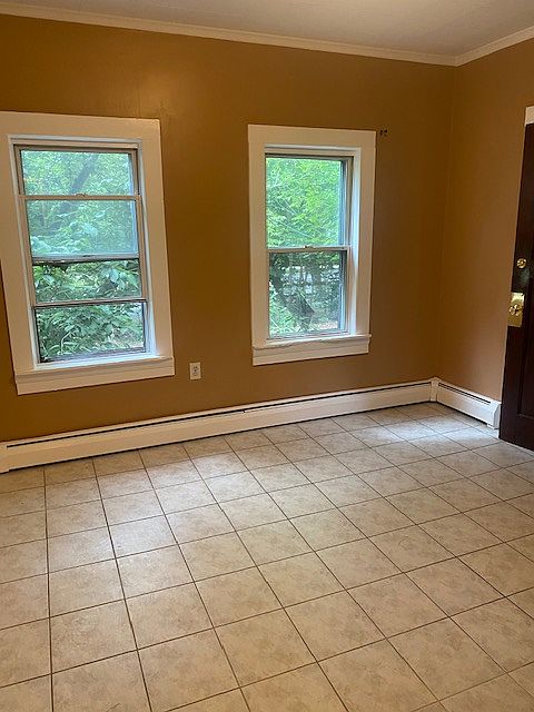 1st image of 18-20 Wheeler Ln #18