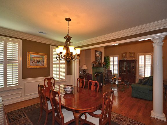 Formal Dining Room w/columns