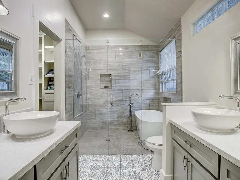801 Le Green St — Photo 6
