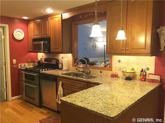 5th image of 1213 Wildflower Dr