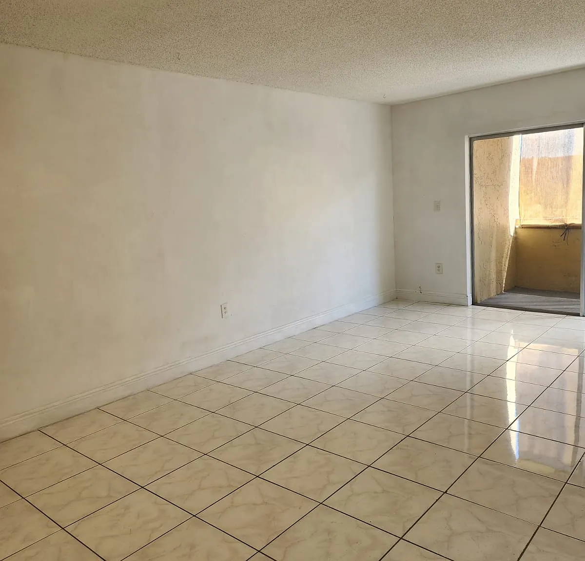 2 bed, 1100 sqft, $2,225 — Photo 2