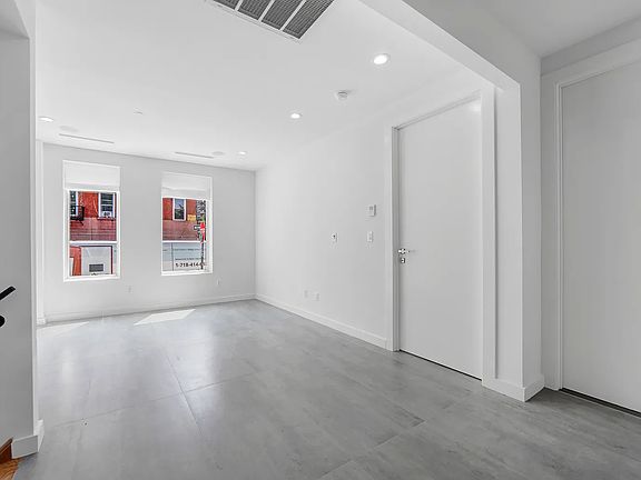 4th image of 135 Johnson Ave #1GA