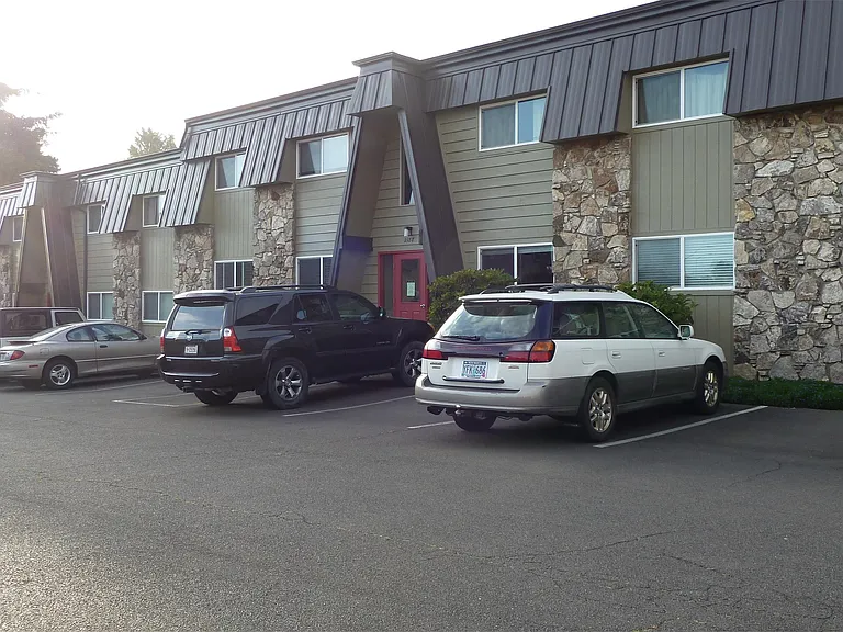 2171 NW Mast Placeapt #B — Photo 14