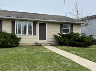 2821 30th St #1, Zion, IL 60099