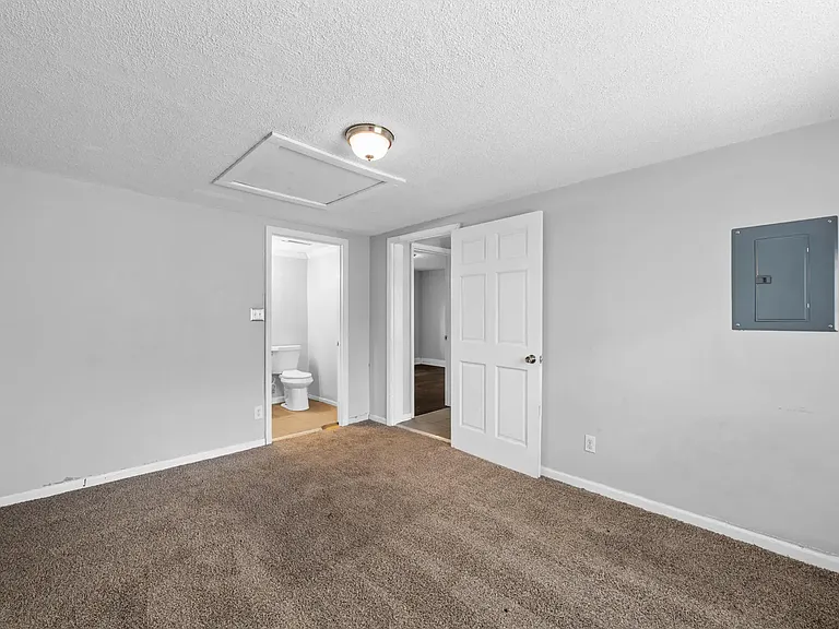 1508 Swope Dr — Photo 8