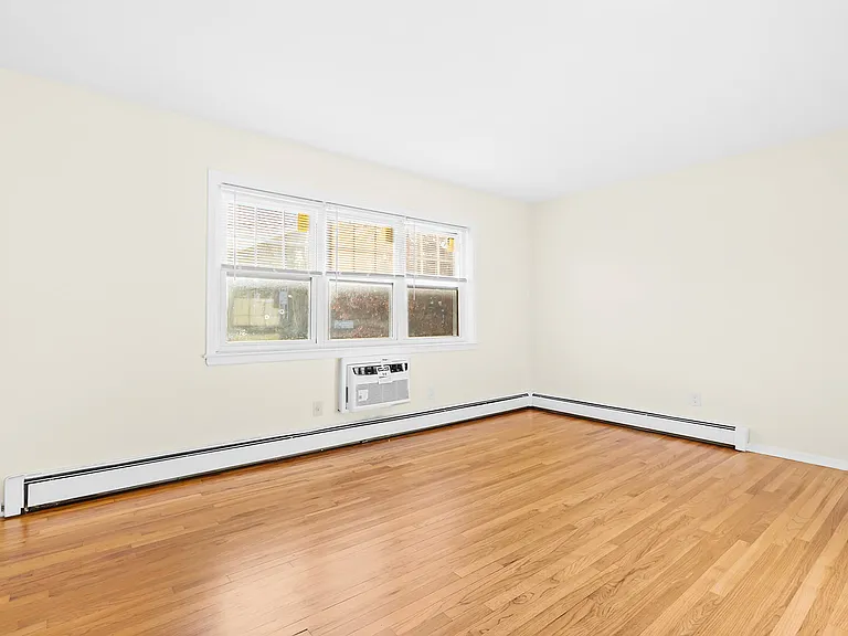 138 Clinton Pl #1B — Photo 6