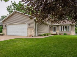1279 Wheatfield Way, Oshkosh, WI 54904