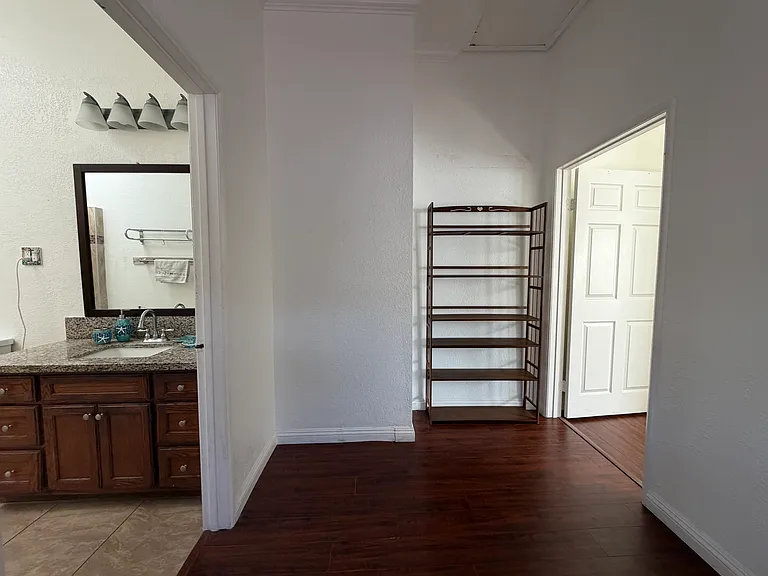 5835 Gardenia Ave — Photo 7