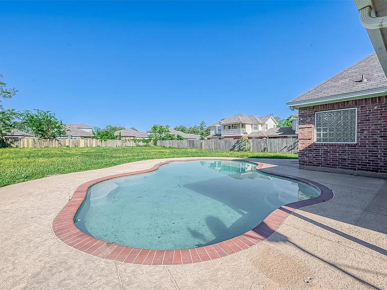 1189 Lovett St — Photo 38