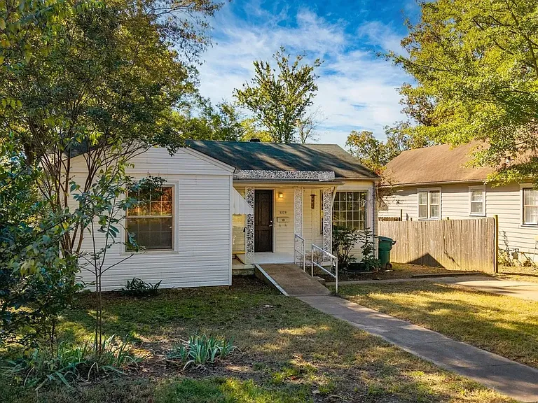 5329 Lee Ave — Photo 3