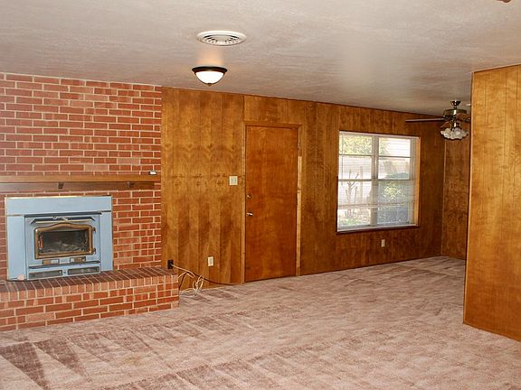 3rd image of 4040 E Everglade Ave