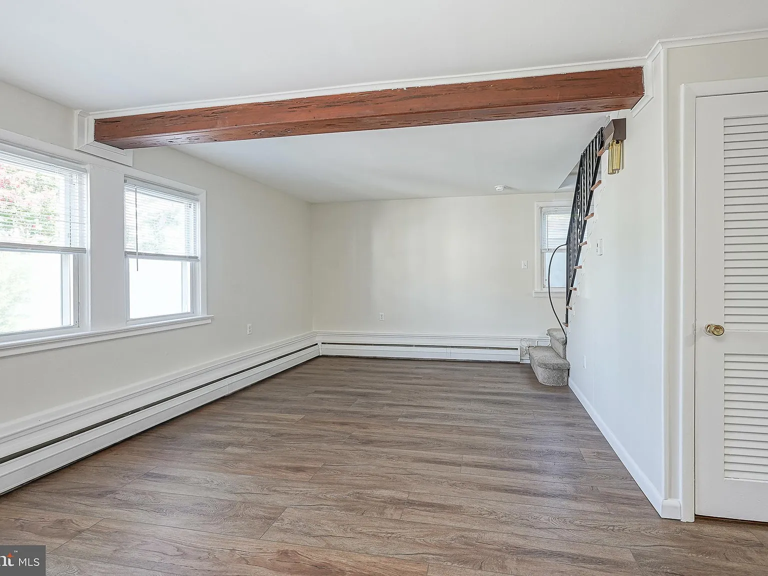 2 bed, 1000 sqft, $2,100 — Photo 3