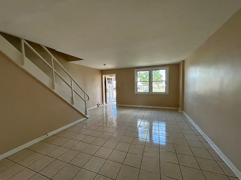 6640 Roosevelt Blvd — Photo 1