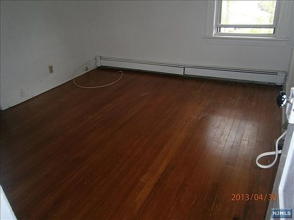 4th image of 644 Oradell Ave APT 6