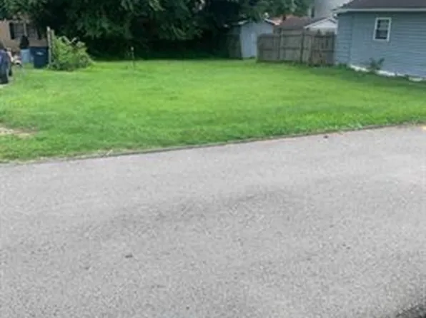 2240 Barton Ct, Ashland, KY 41101