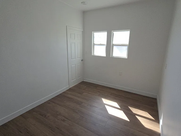 2023 W 28th St #2025 — Photo 6