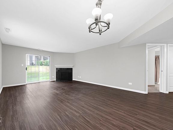 4th image of 131 Crest Wood Ct APT 3