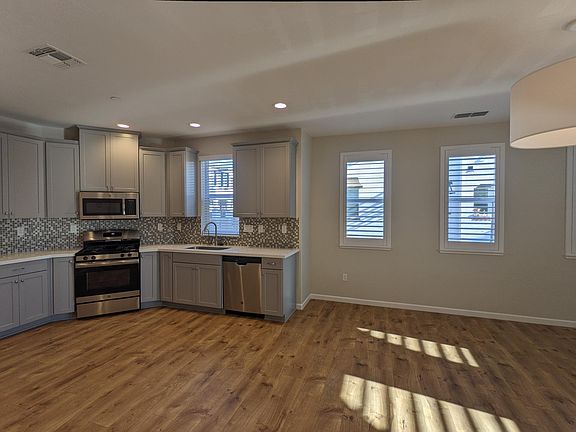 4th image of 2758 Montecito Vista Way Unit 5