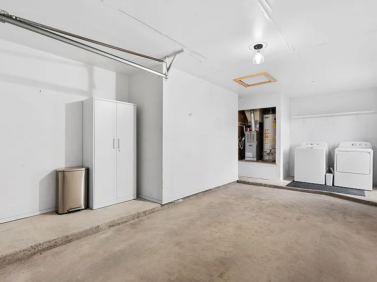 11913 Metric Blvd — Photo 21
