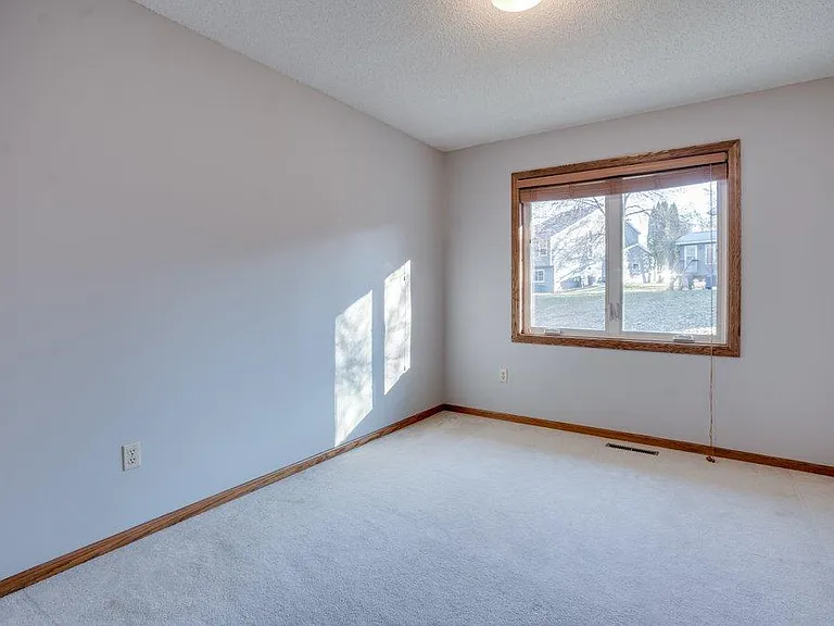 14813 Interlachen Ln — Photo 20