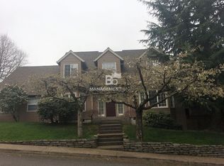 11631 SW Oak Creek Dr, Portland, OR 97219