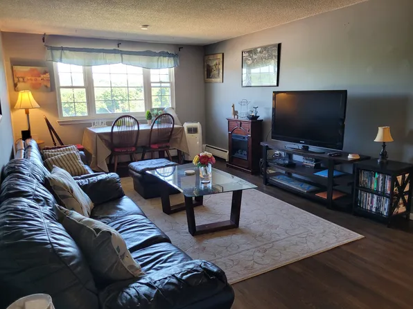 79 Sigwin Dr #79, Wallingford, CT 06492