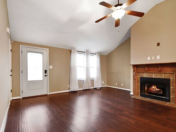 3rd image of 1019 Dwight Eisenhower Way