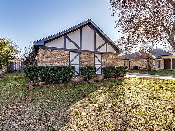 2nd image of 3405 Creekwood Ln