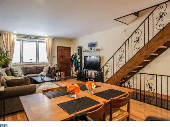 2520 S Mole St, Philadelphia, PA 19145