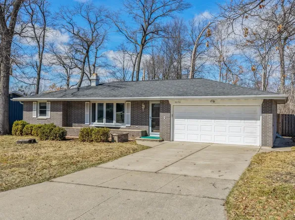 2070 W Point Ter, Green Bay, WI 54304