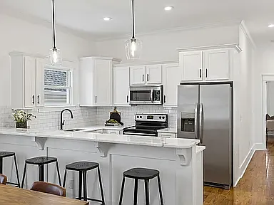 3 bed, 2.5 bath, 2446 sqft, $3,300 — Photo 4