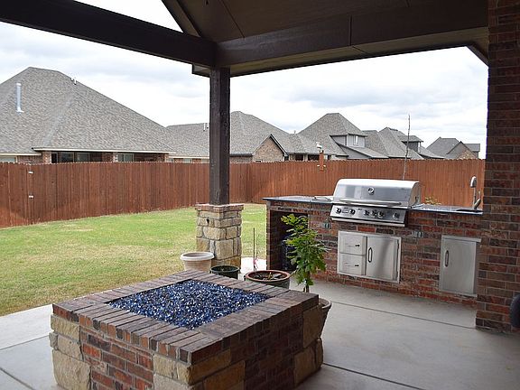 4th image of 5512 Saint James Pl