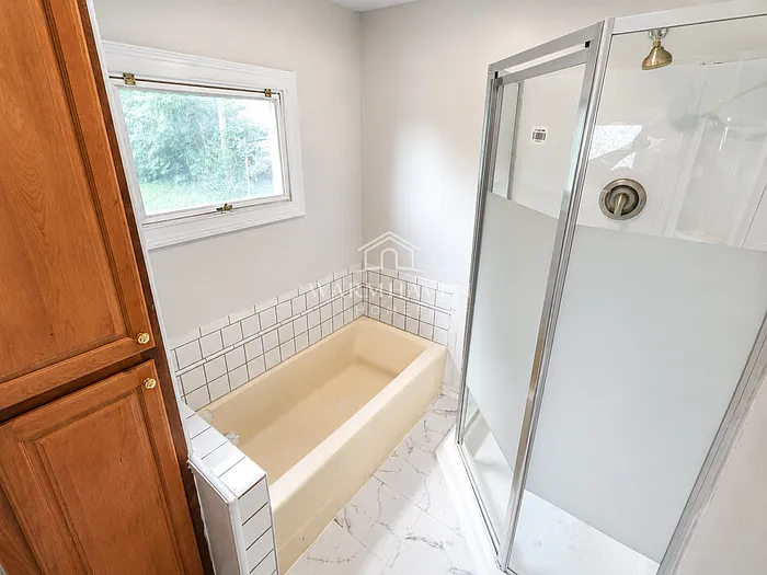 402 Hall Ave — Photo 8