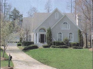 9142 Brocklehurst Ln, Charlotte, NC 28215