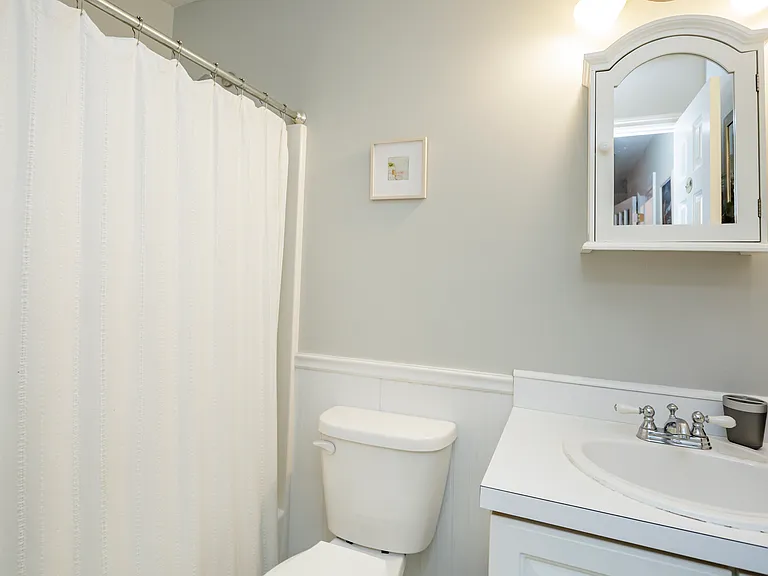 98 Thomas Ave — Photo 13