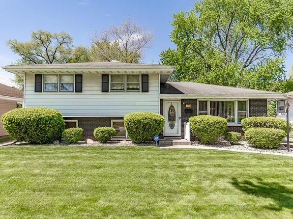 706 N Raymond St, Griffith, IN 46319