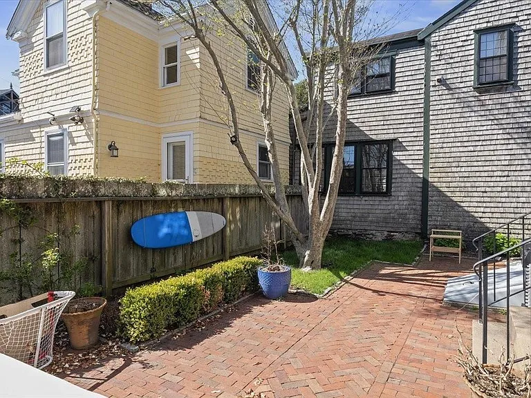 31 Thames St — Photo 19