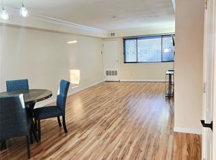 199 Pointe Cir N #199, Coram, NY 11727
