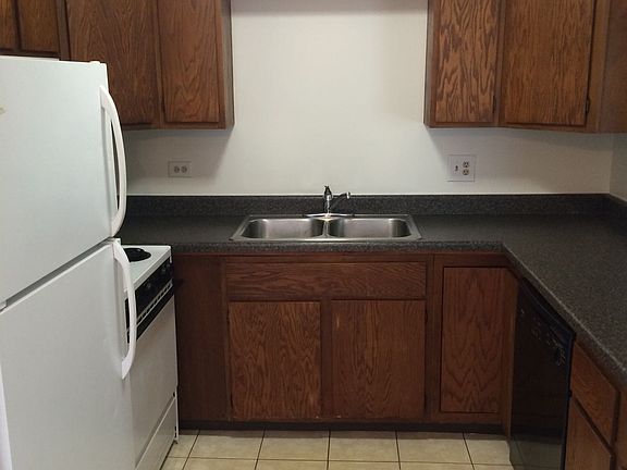 3rd image of 4335 Centennial Ct APT 07